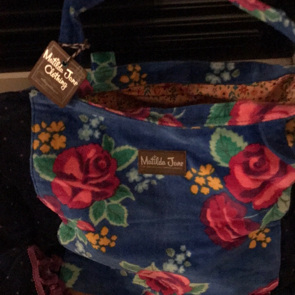 Matilda Jane beach bag and huge circular towel and fringe. Brand new with tags .